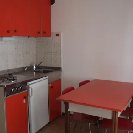 Jet Apartment *
